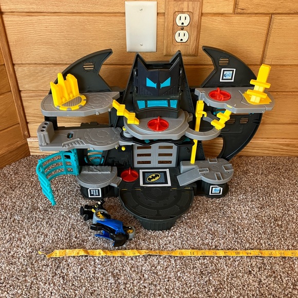 2012 imaginext Batman house - Picture 10 of 11